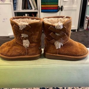 Toddler kookaburra Uggs size 8